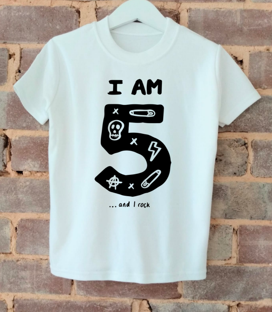 I AM 5 ...and i rock t-shirt